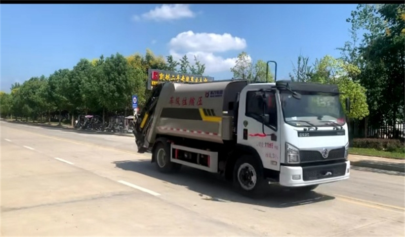 兩臺全新10方壓縮垃圾車租期一年